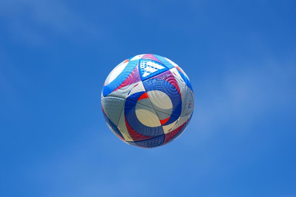 il pallone ufficiale per il calcio a Parigi 2024